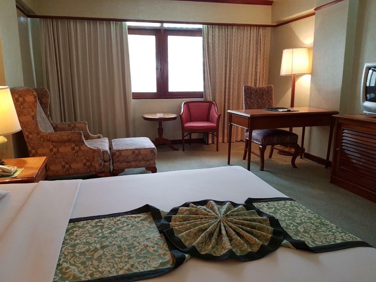 Park Hotel Sukhumvit 7 Bangkok Bagian luar foto