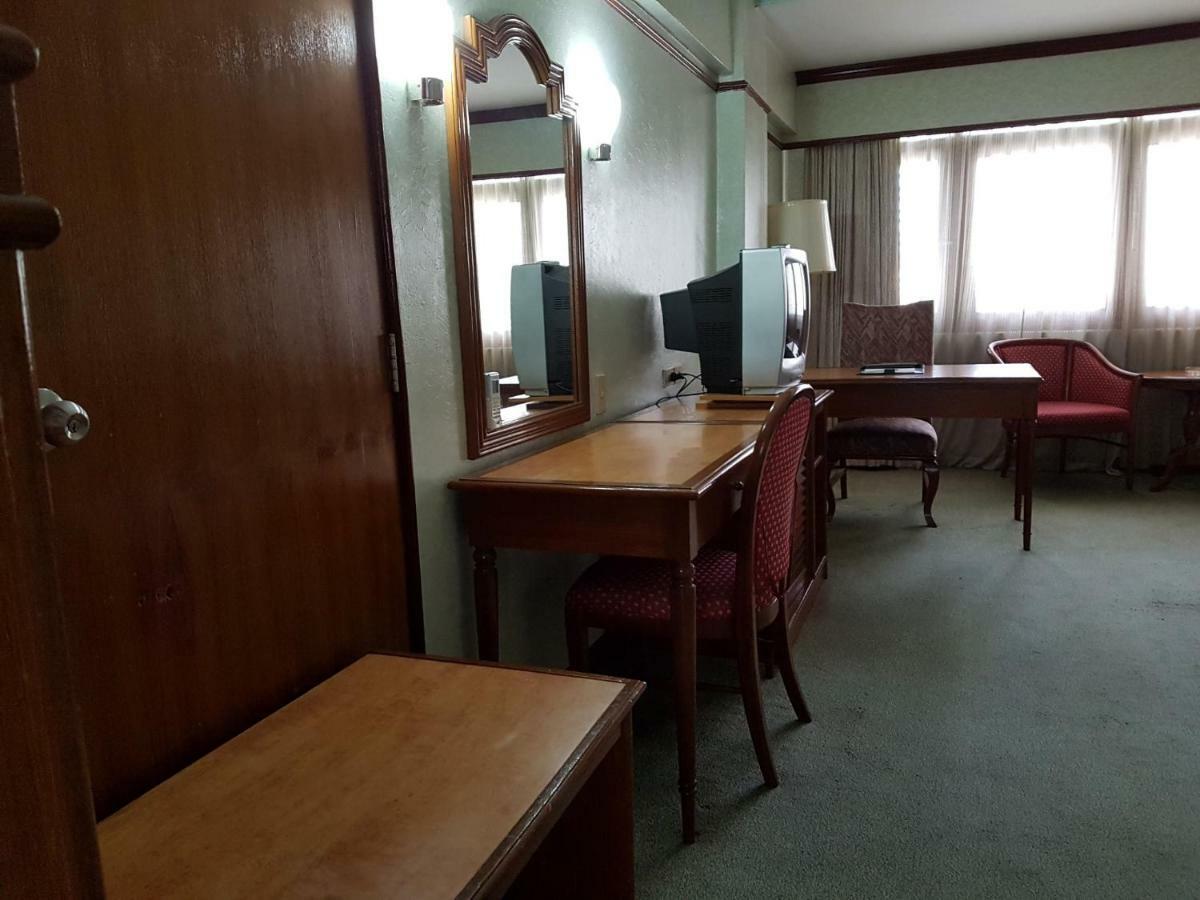 Park Hotel Sukhumvit 7 Bangkok Bagian luar foto