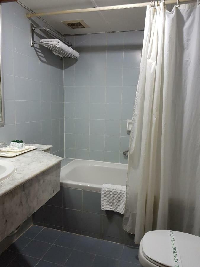 Park Hotel Sukhumvit 7 Bangkok Bagian luar foto