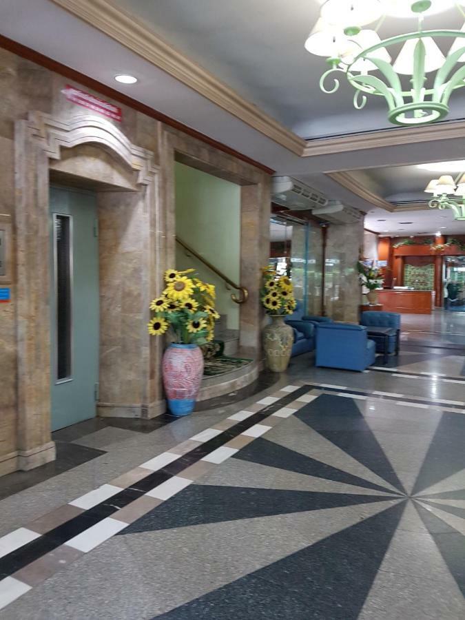 Park Hotel Sukhumvit 7 Bangkok Bagian luar foto