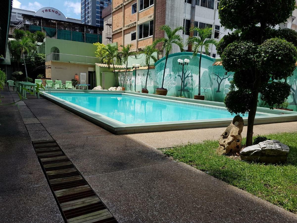 Park Hotel Sukhumvit 7 Bangkok Bagian luar foto