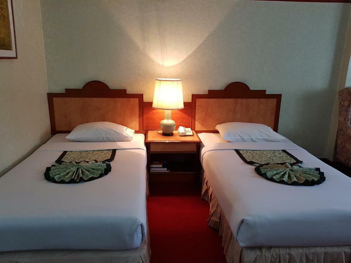 Park Hotel Sukhumvit 7 Bangkok Bagian luar foto