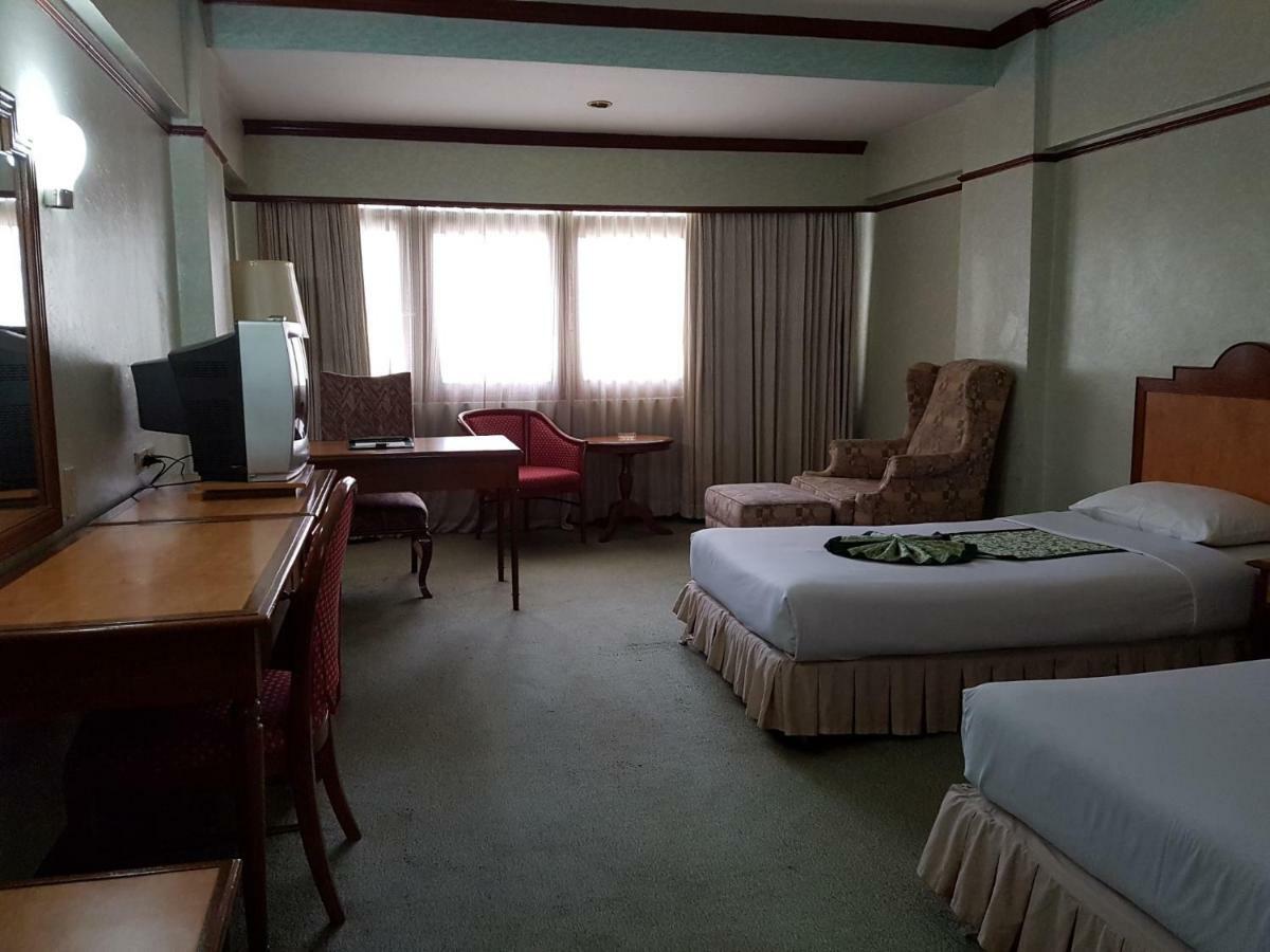 Park Hotel Sukhumvit 7 Bangkok Bagian luar foto