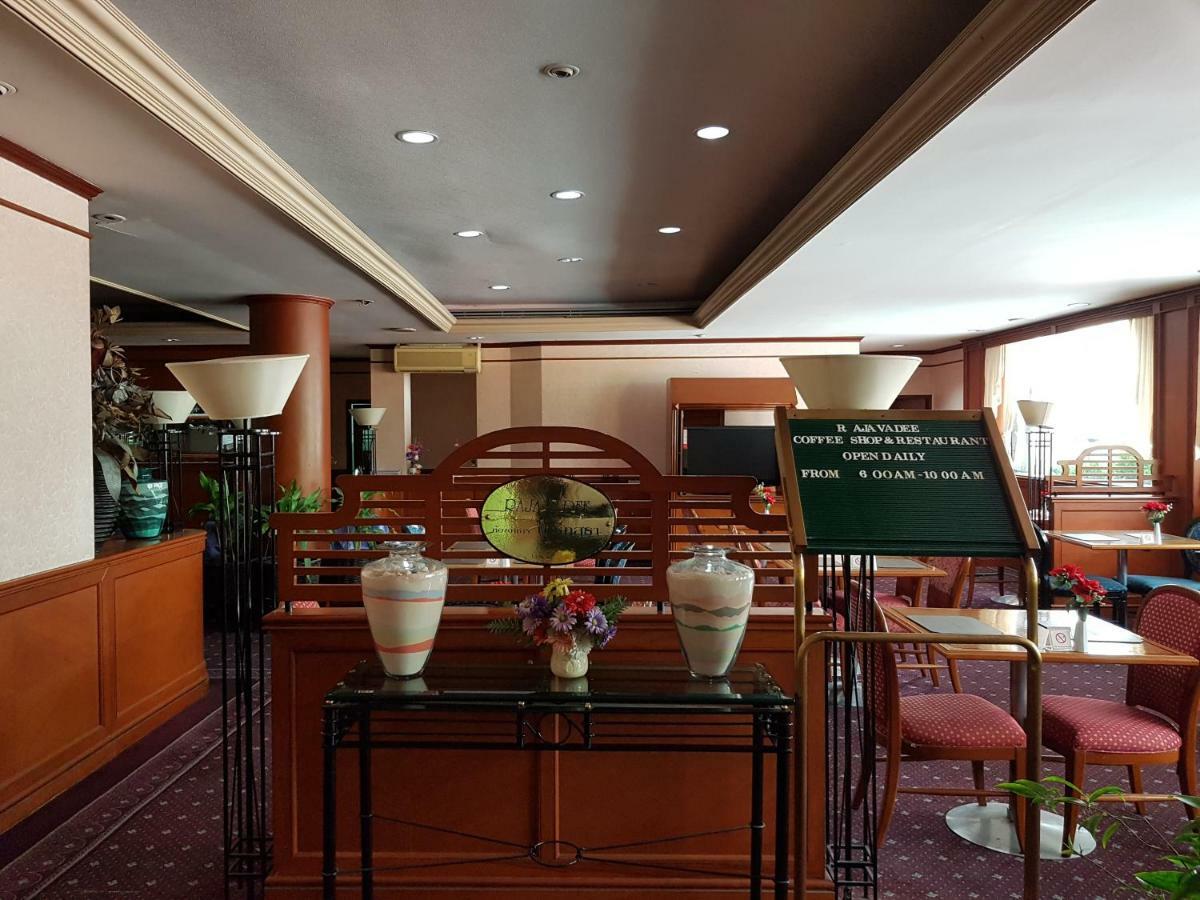 Park Hotel Sukhumvit 7 Bangkok Bagian luar foto