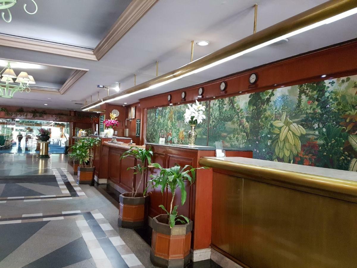 Park Hotel Sukhumvit 7 Bangkok Bagian luar foto