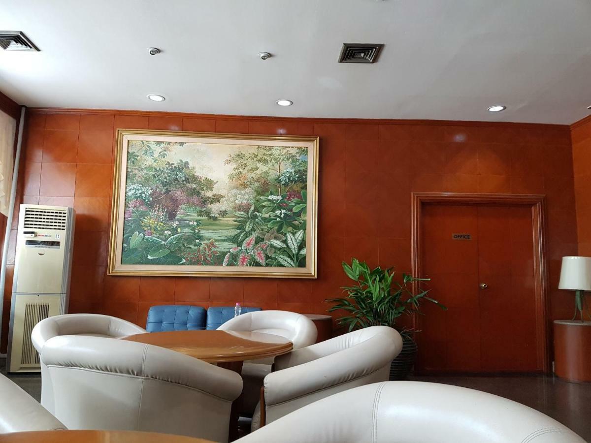 Park Hotel Sukhumvit 7 Bangkok Bagian luar foto