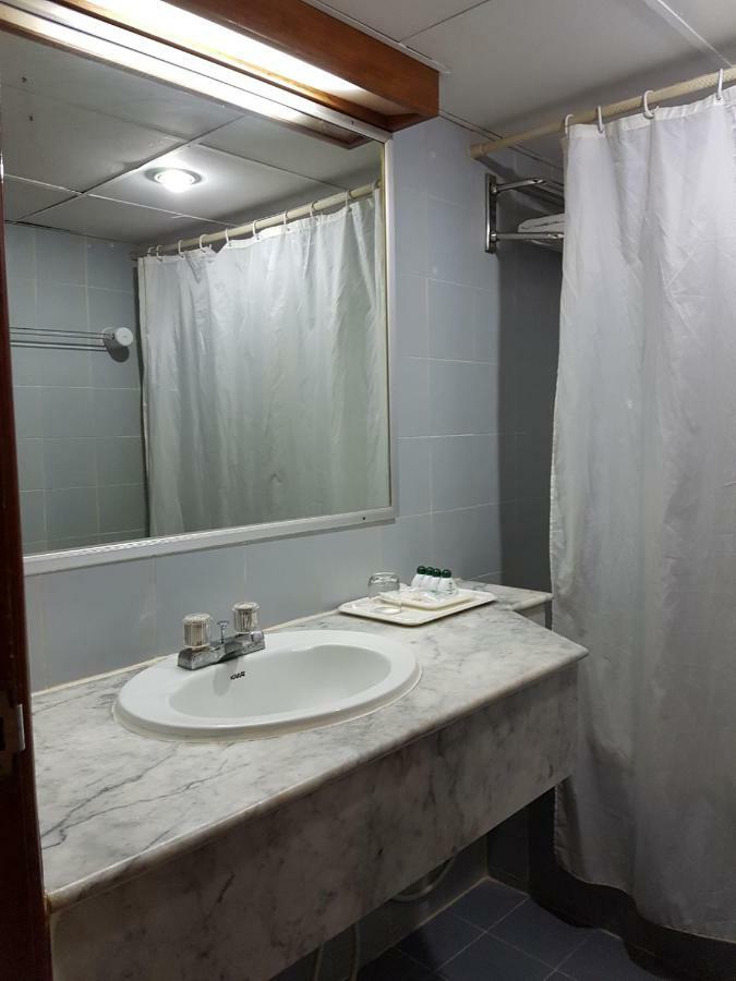 Park Hotel Sukhumvit 7 Bangkok Bagian luar foto